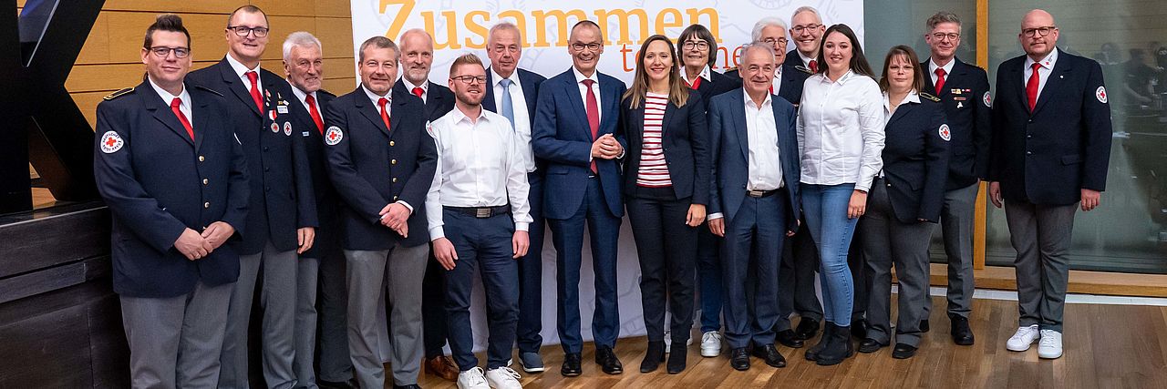 Das Foto zeigt das komplette neue Präsidium des DRK-Kreisverbands Böblingen e. V.