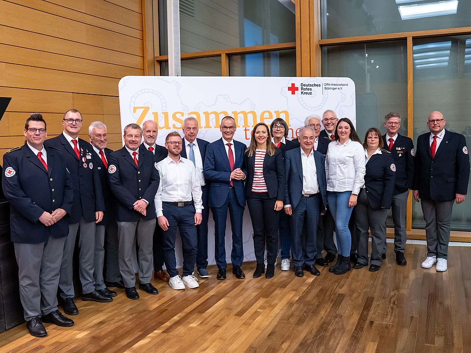 Neues Präsidium Das Foto zeigt das komplette neue Präsidium des DRK-Kreisverbands Böblingen e. V.